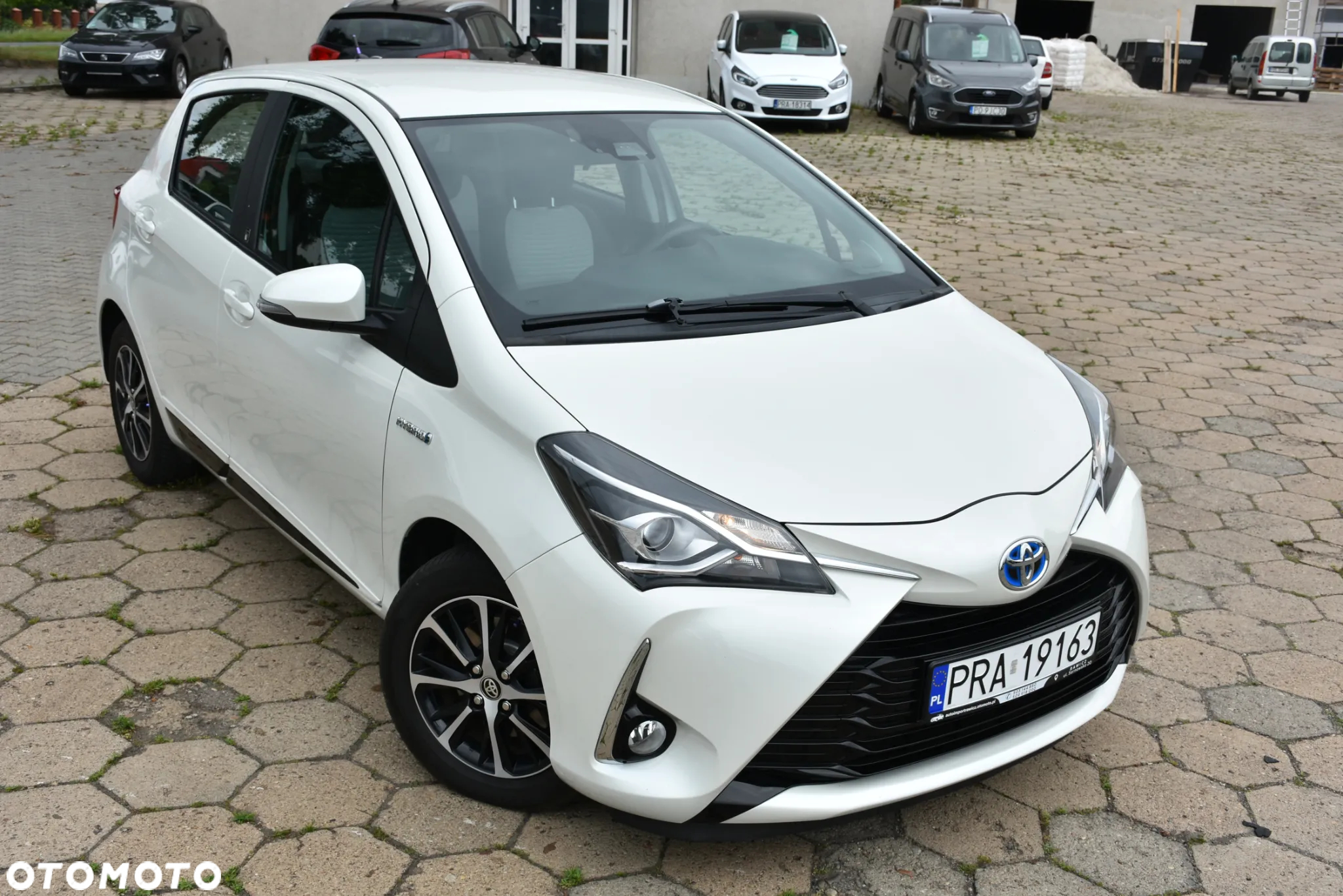 Toyota Yaris ver-hybrid-100-dynamic - 2