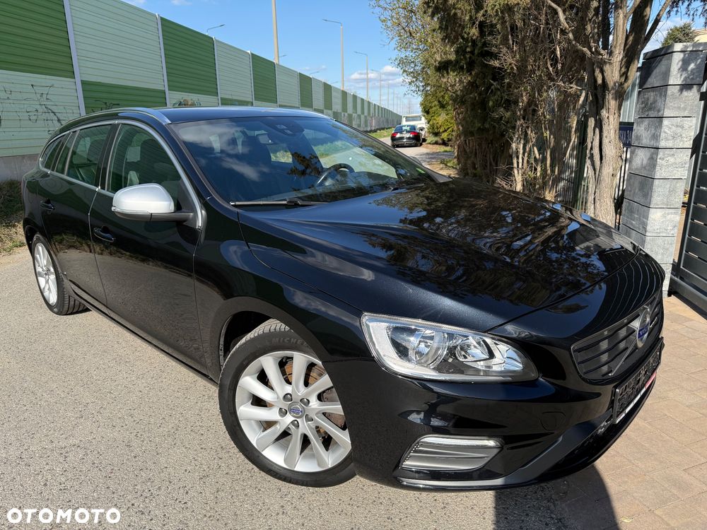 Volvo V60 D4 Geartronic RDesign - 16