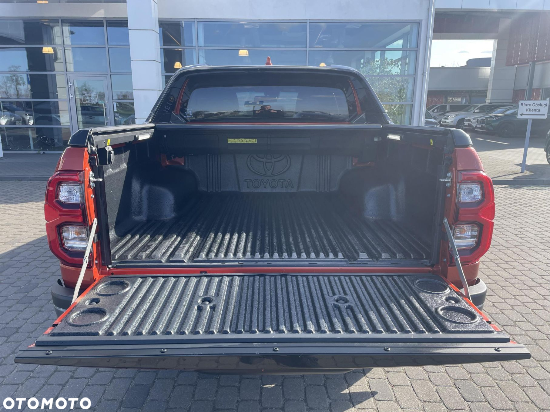 Toyota Hilux 2.8 D-4D Double Cab Invincible Sport 4x4 - 8