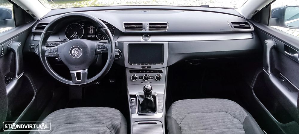 VW Passat 1.6 TDI BlueMotion - 11