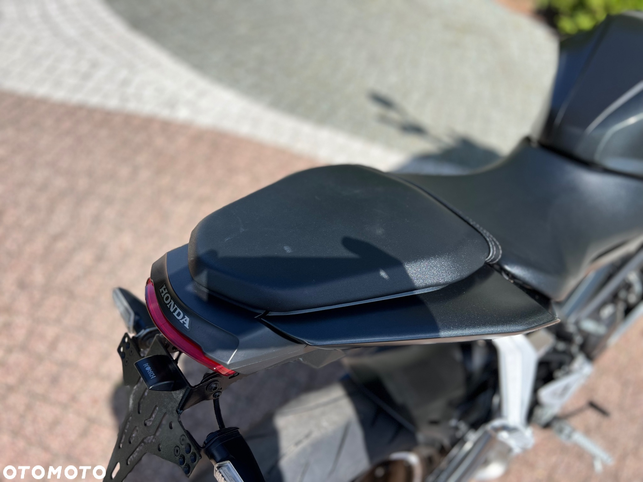 Honda CB - 12