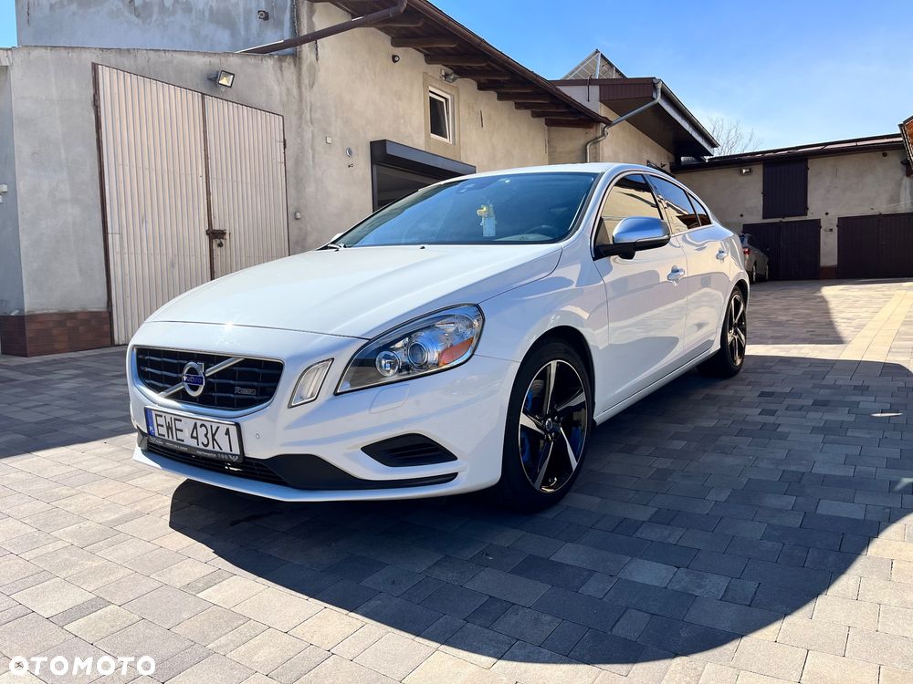 Volvo S60 T6 AWD R-Design - 3