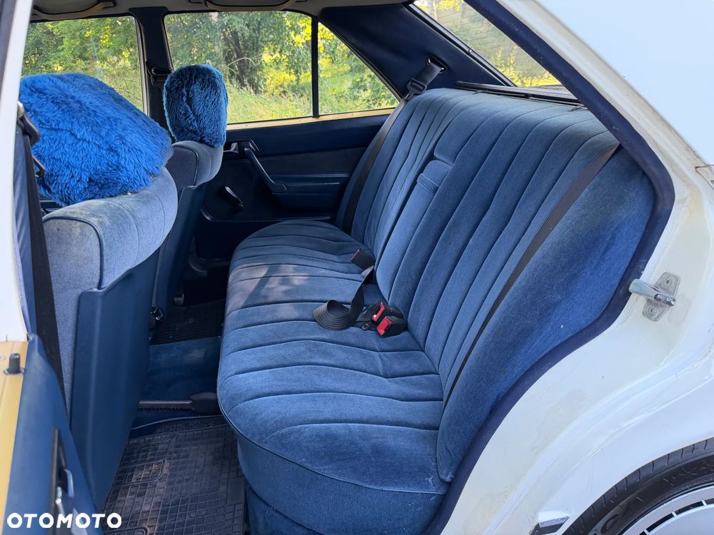 Mercedes-Benz W201 (190) - 18
