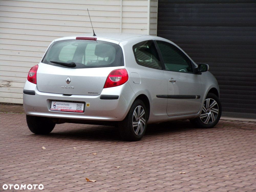 Renault Clio - 11