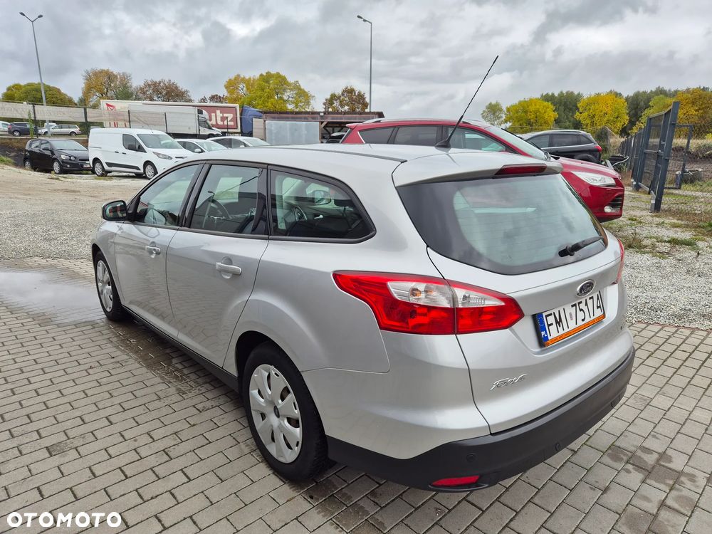 Ford Focus 1.6 TDCi DPF Champions Edition - 10