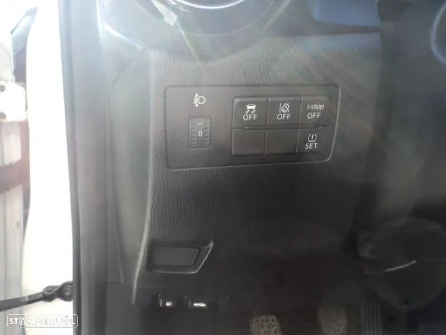 Mazda 2 1.5 Sky.Excellence Navi - 8