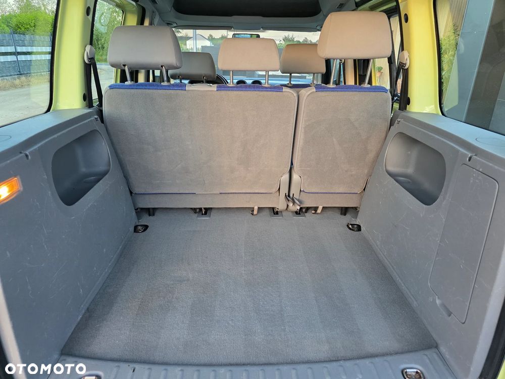 Volkswagen Caddy 1.6 Life Colour Concept - 16