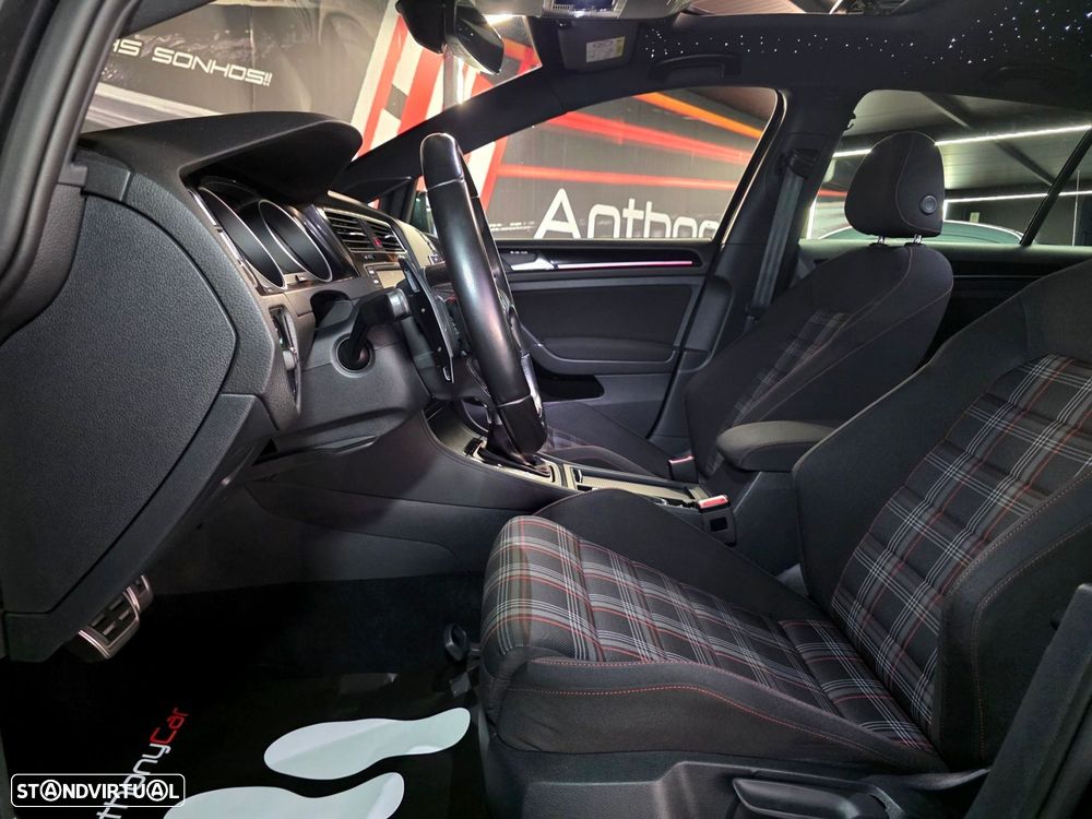 VW Golf 2.0 TSi GTi DSG - 25