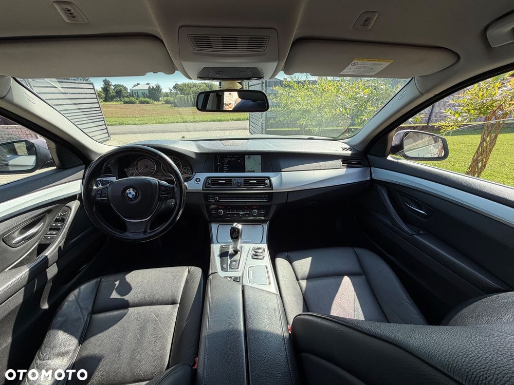 BMW Seria 5 525d - 7