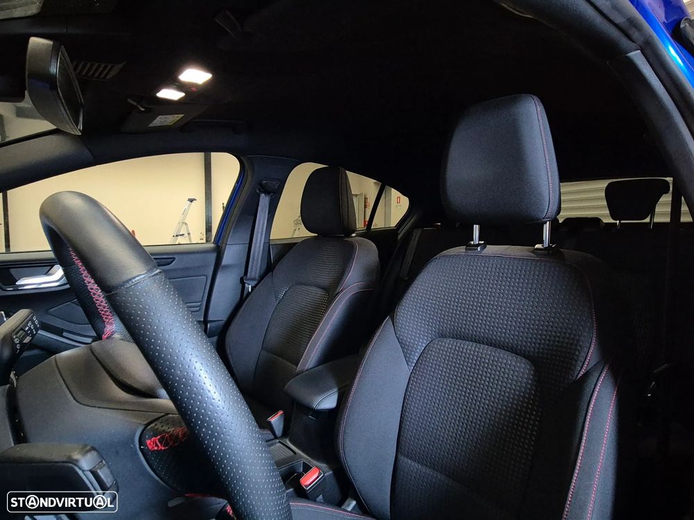 Ford Focus 1.0 EcoBoost ST-Line - 33
