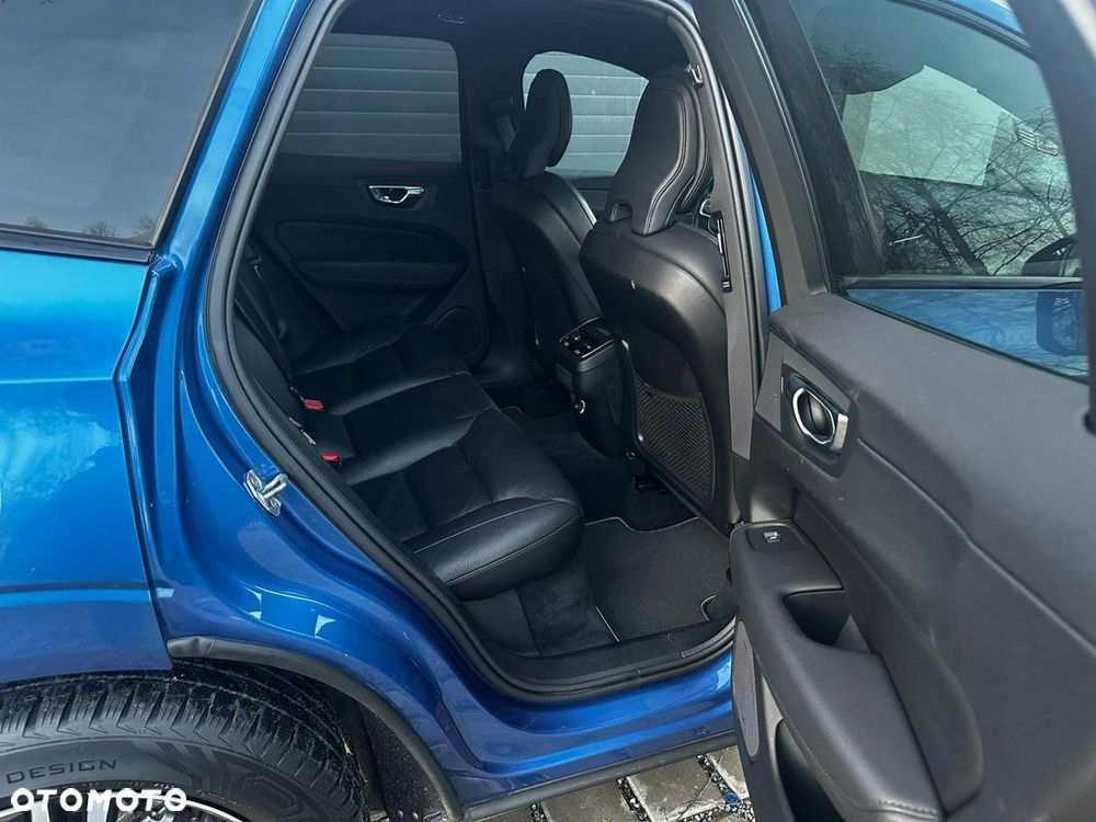 Volvo XC 60 D5 SCR AWD R-Design - 22