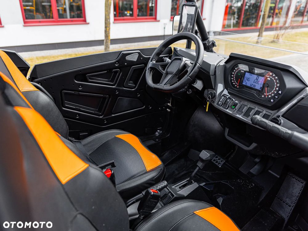 Polaris RZR - 16