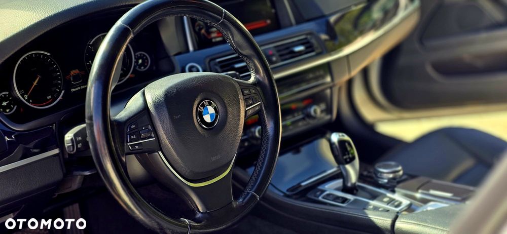 BMW Seria 5 530d xDrive Luxury Line - 14