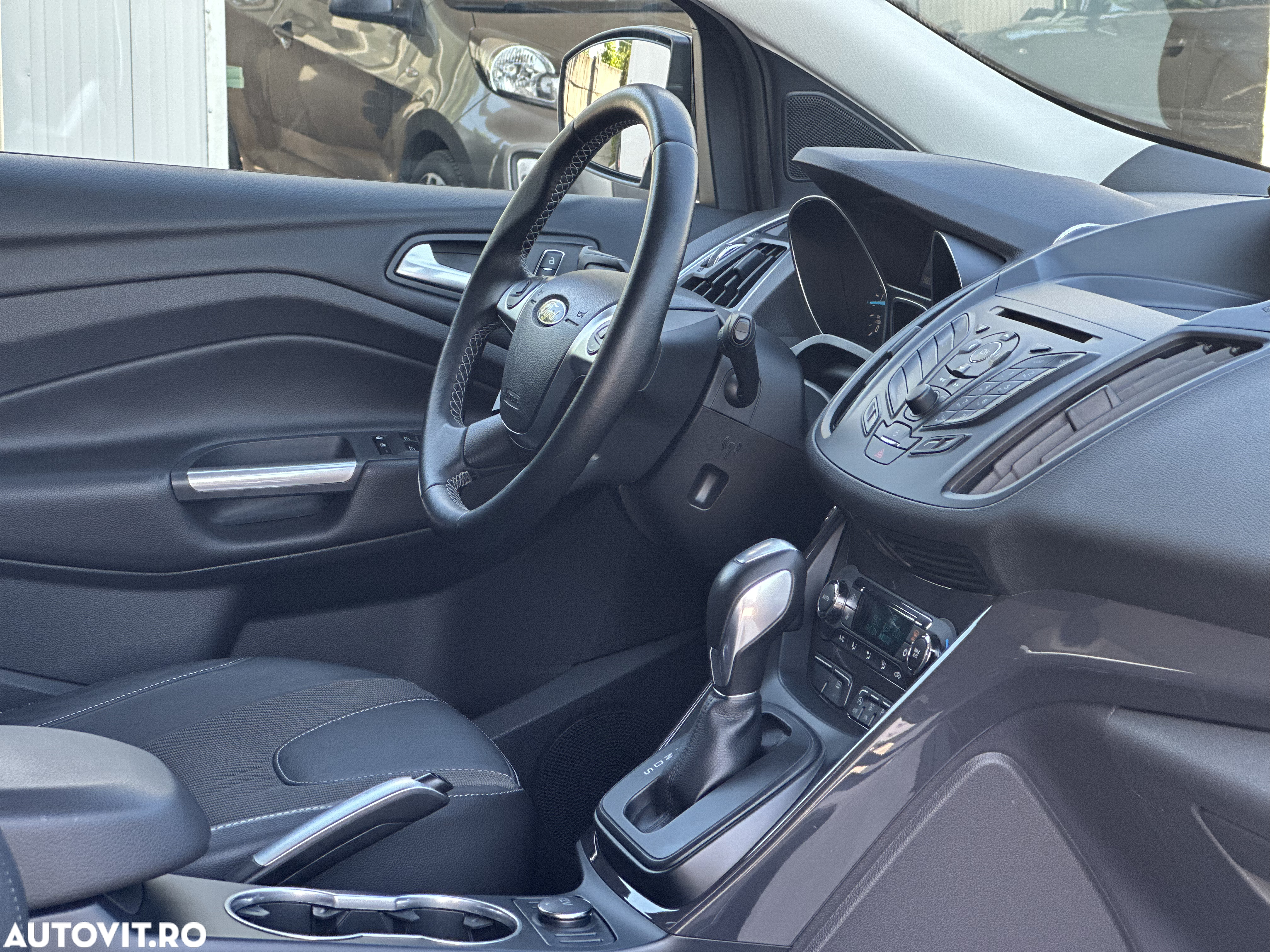 Ford Kuga 2.0 TDCi 4x4 Aut. Business Edition - 20