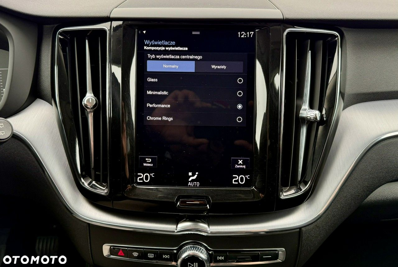 Volvo XC 60 D4 AWD Momentum Pro - 26