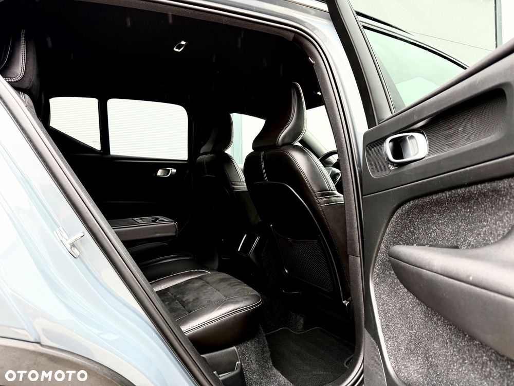 Volvo XC 40 D3 SCR R-Design - 32