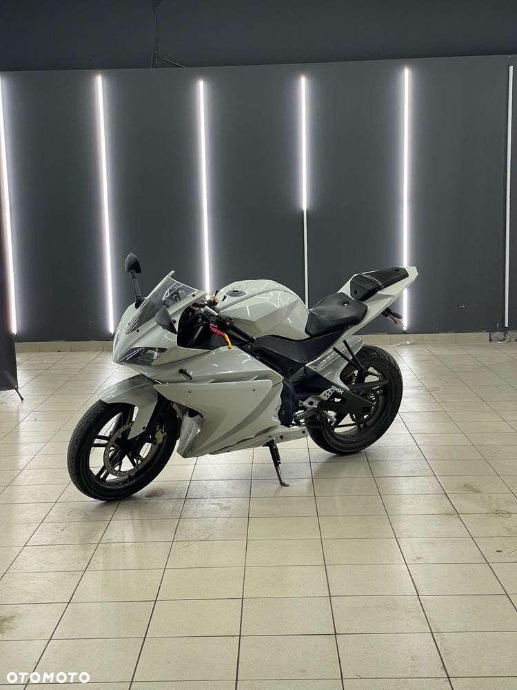 Yamaha YZF - 3