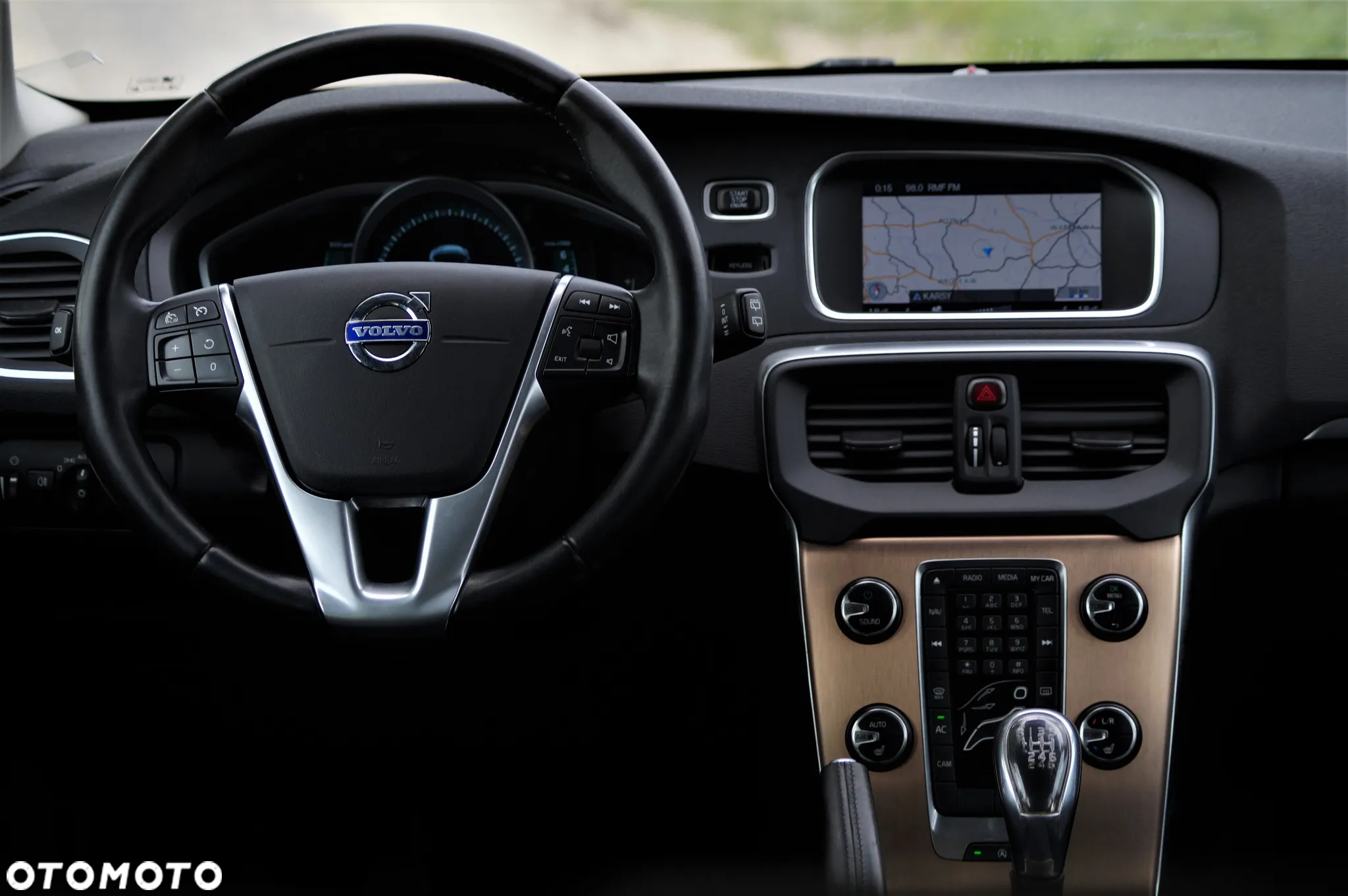 Volvo V40 Cross Country - 34