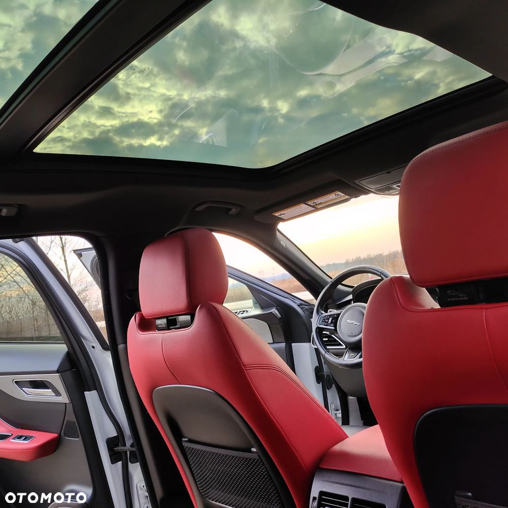 Jaguar F-Pace S AWD - 30