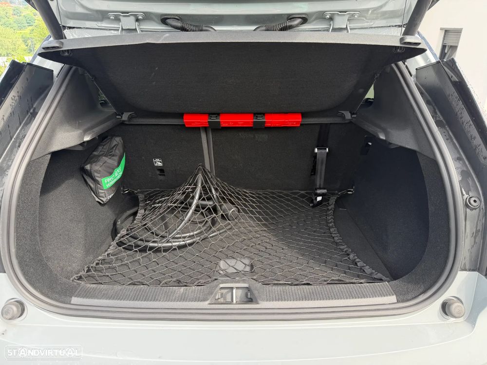 Volvo EX30 Single Motor Extended Range RWD Ultra - 7