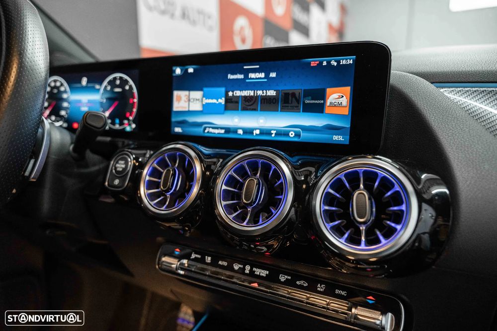 Mercedes-Benz GLA 200 d AMG Line - 16