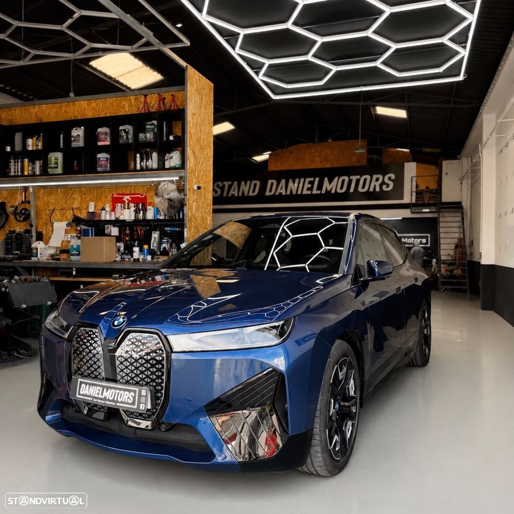 BMW iX xDrive40 - 1