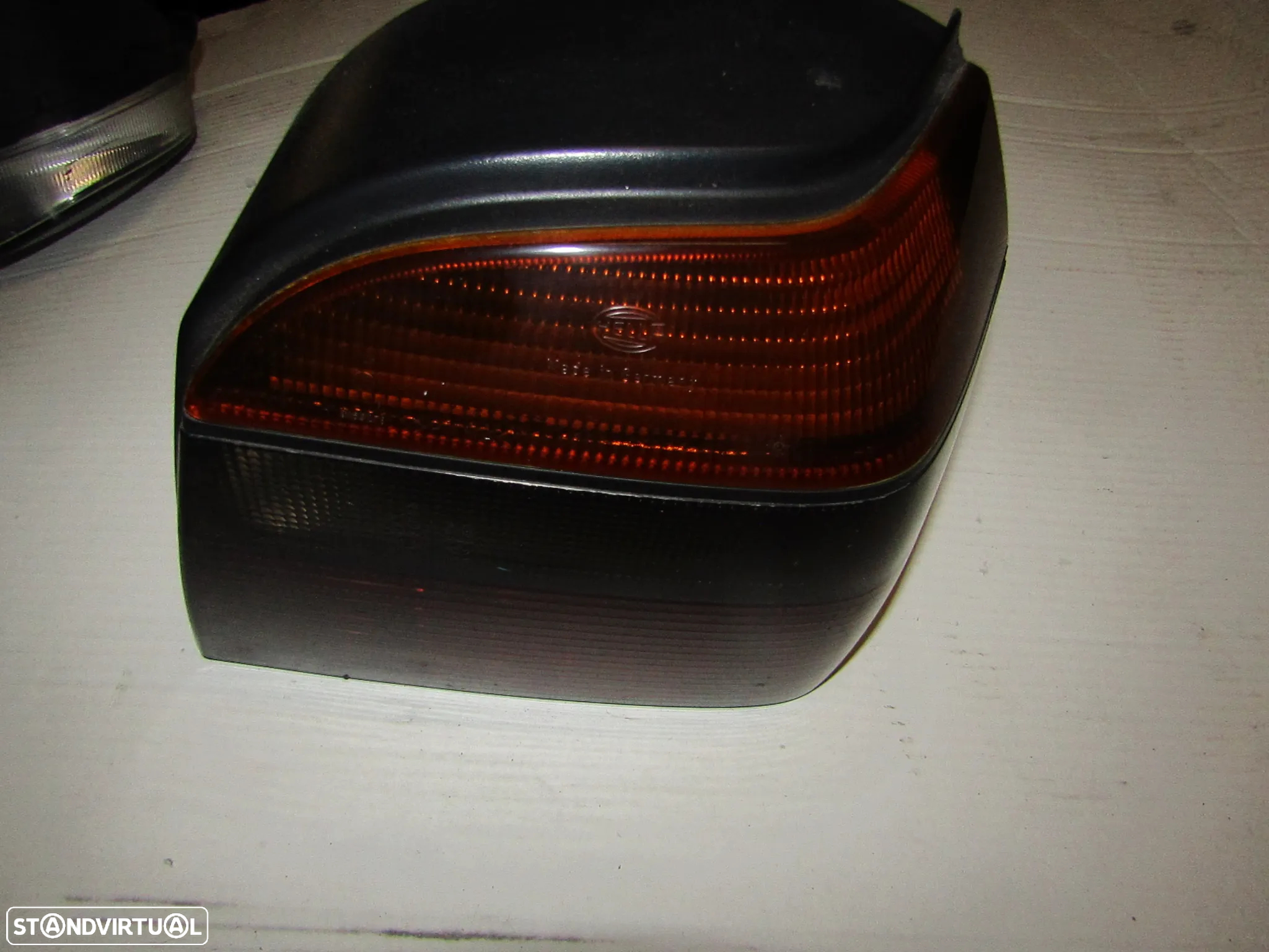 Farolim VW GOLF III GT TDI  original tras direito - 2
