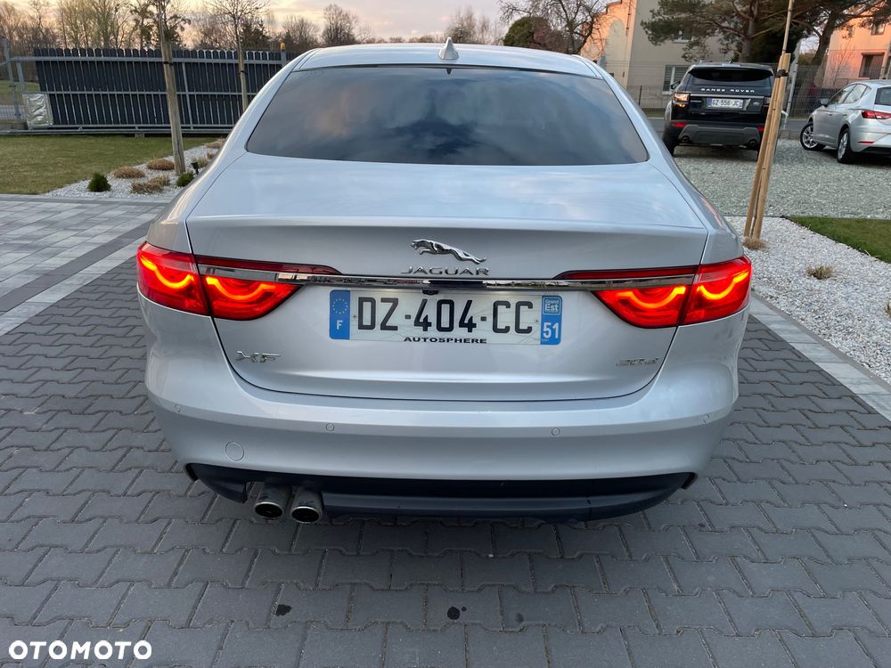 Jaguar XF 20d Prestige - 4