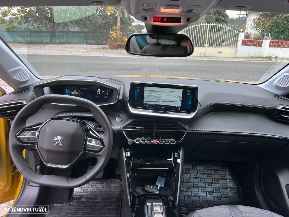 Peugeot e-208 Allure - 12