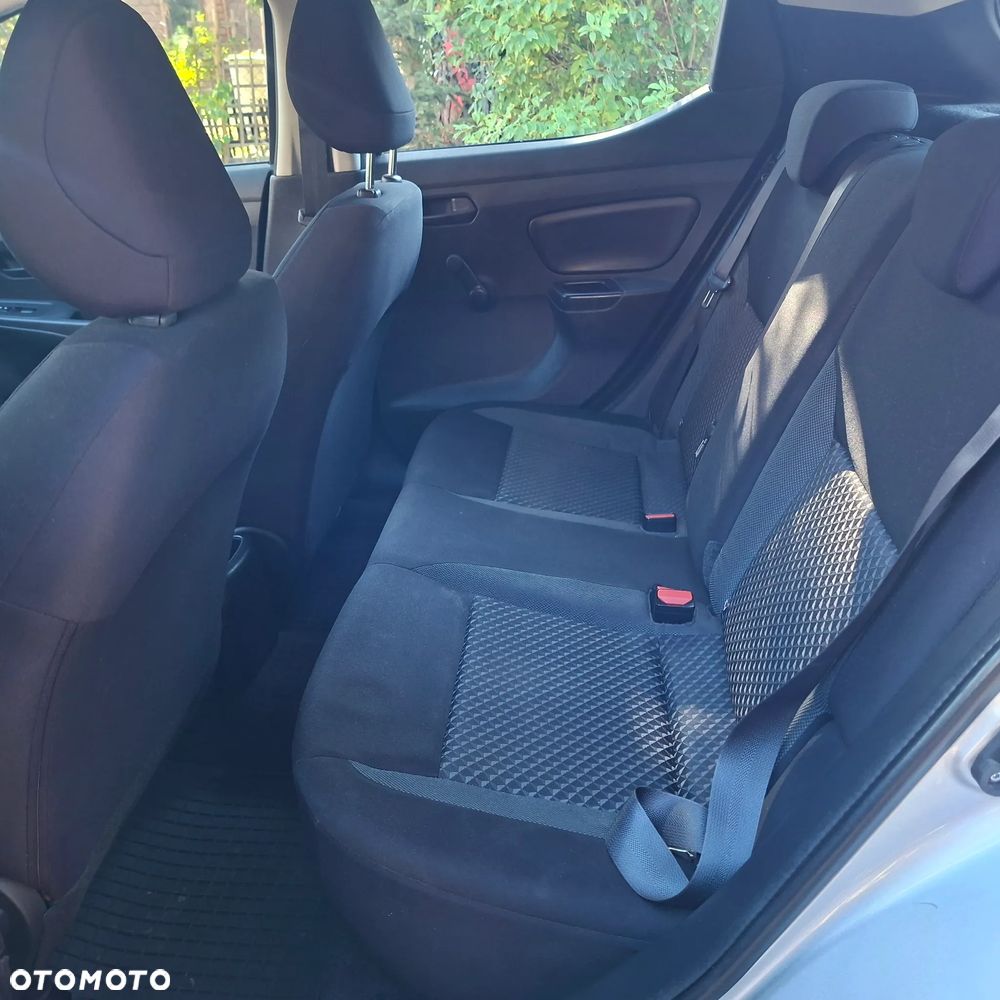 Nissan Micra - 5