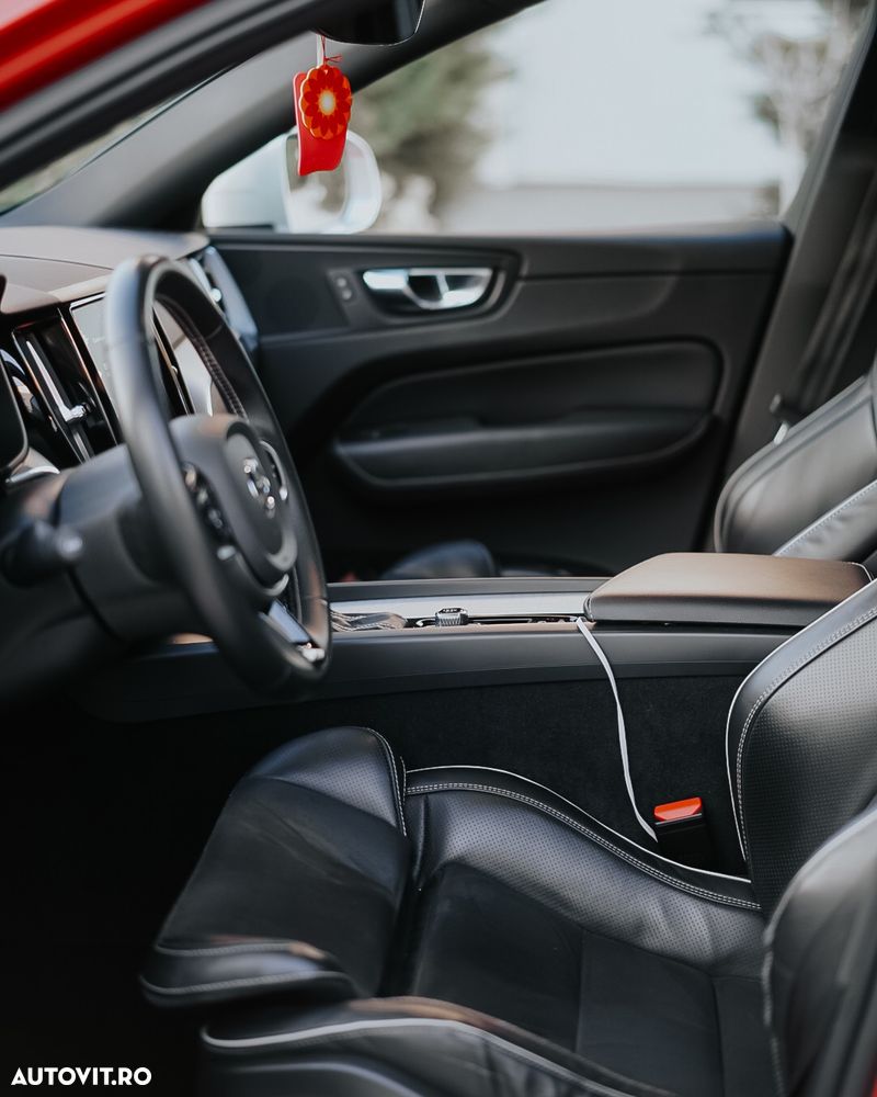 Volvo XC 60 D4 AWD Geartronic RDesign - 23