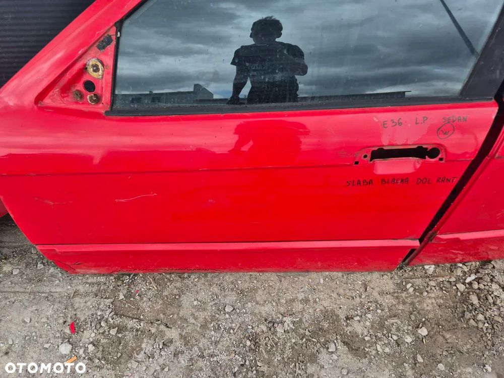DRZWI PRZEDNIE TYLNE PRAWE CZERWONE BMW E36 - 5