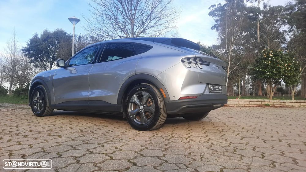 Ford Mustang Mach-E - 9