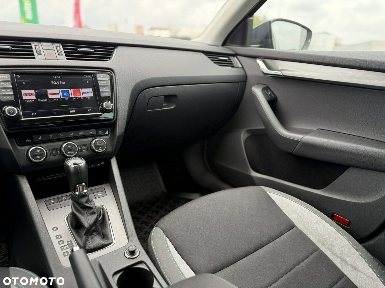 Skoda Octavia Combi 2.0 TDI (Green tec) DSG Joy - 23