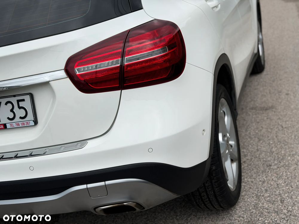 Mercedes-Benz GLA 200 7G-DCT Urban - 40