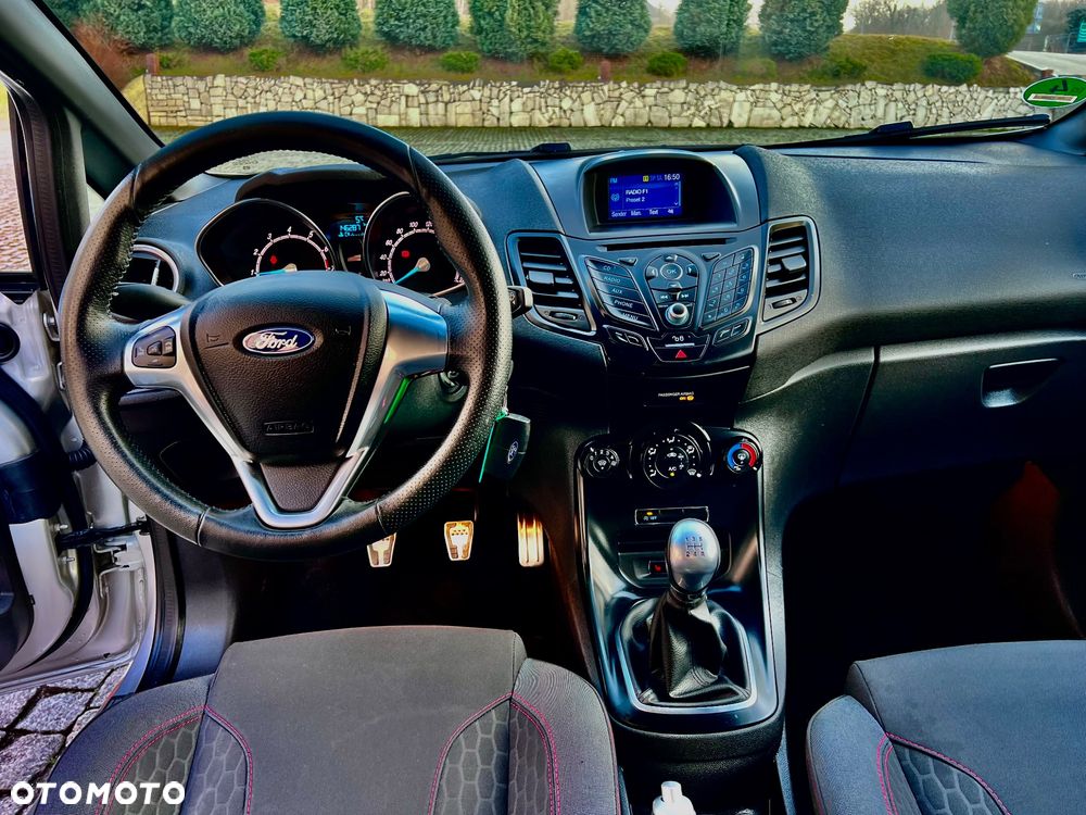 Ford Fiesta 1.0 EcoBoost S&S ST-LINE - 20