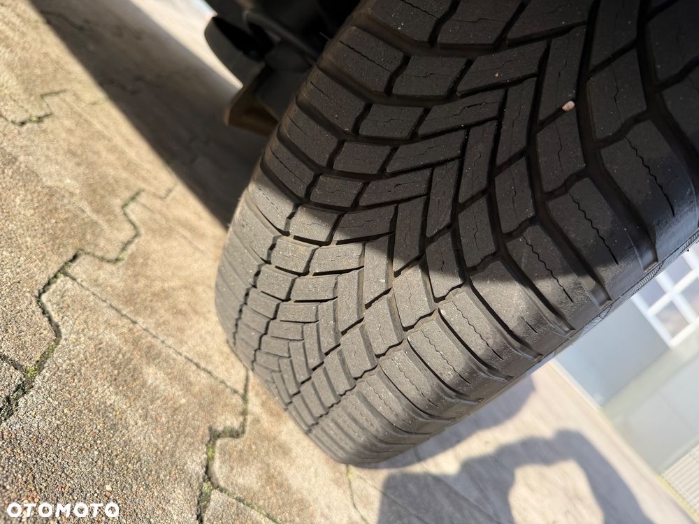 Dacia Lodgy 1.5 Blue dCi Laureate S&S EU6d - 17