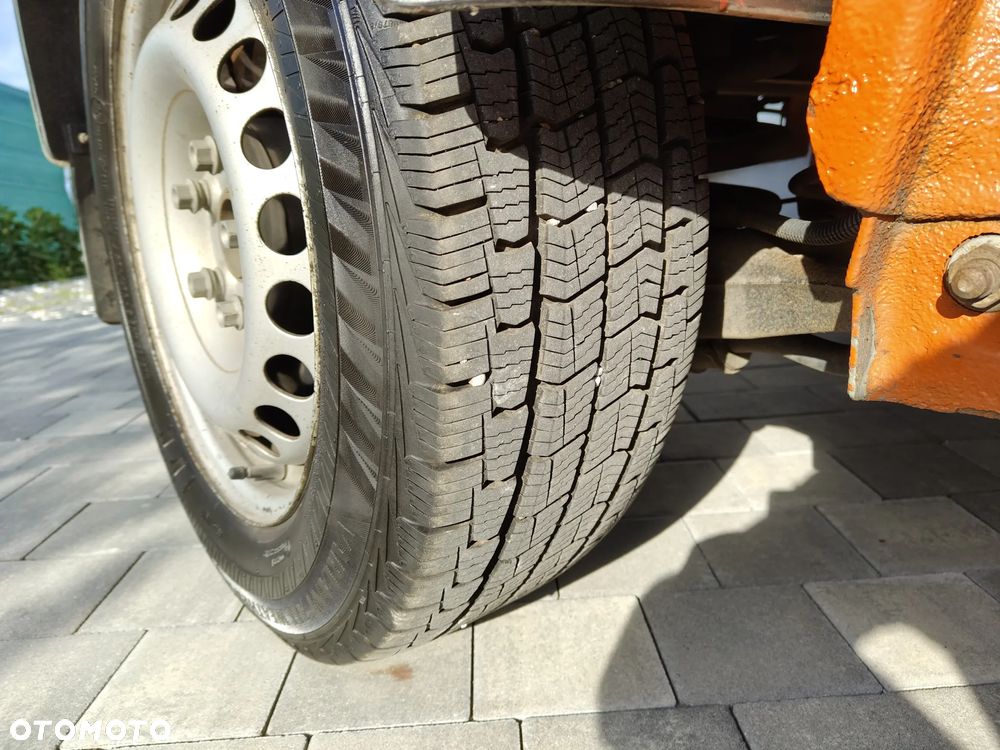 Volkswagen T5 LIFT - 13