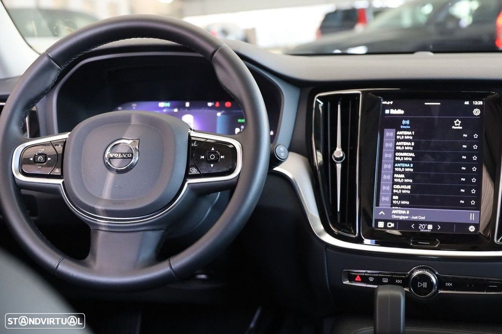 Volvo V60 2.0 T6 AWD TE Plus Dark - 24