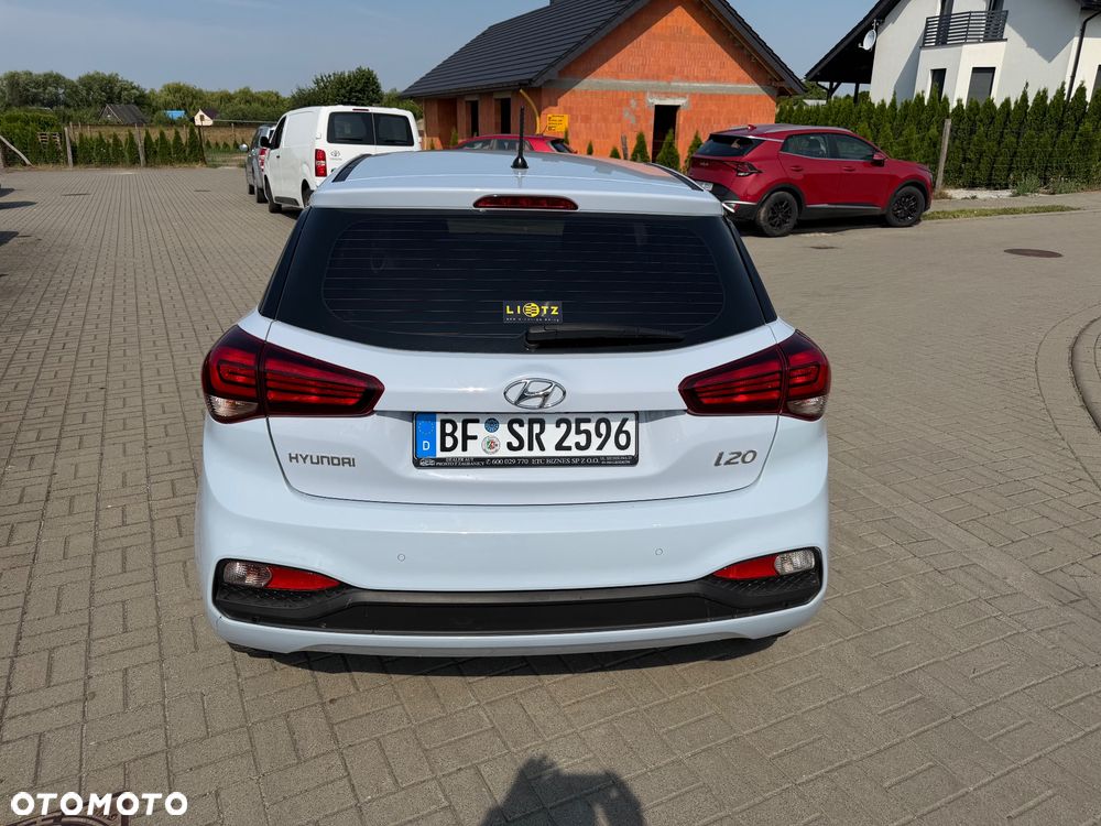 Hyundai i20 blue 1.2 YES - 9