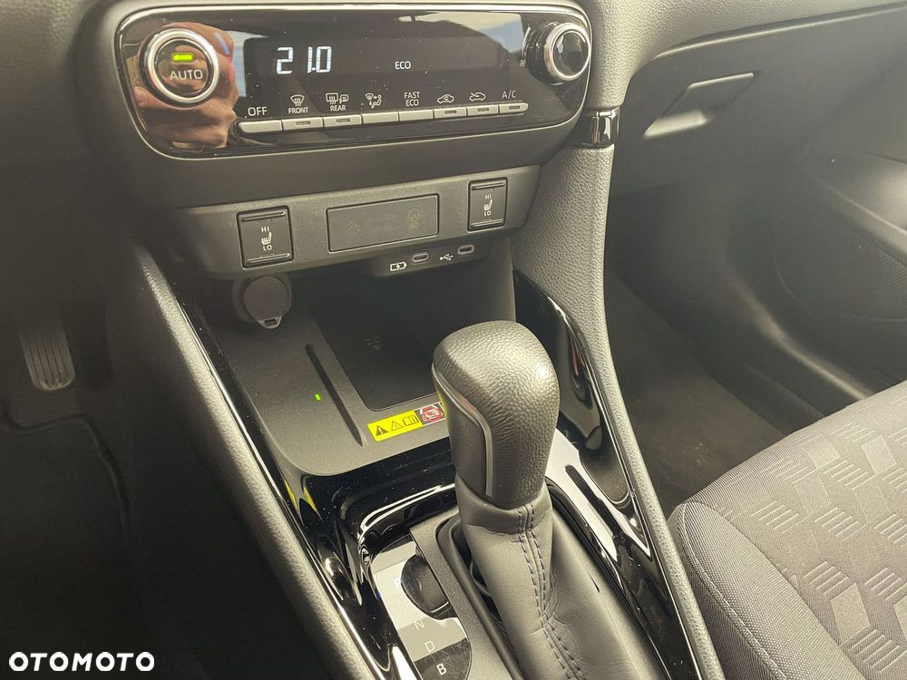 Toyota Yaris Hybrid 1.5 Style - 19