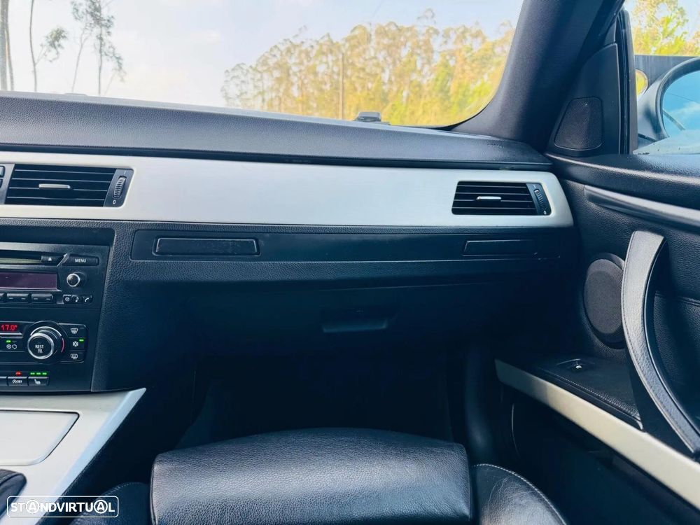 BMW 320 d Coupe - 33