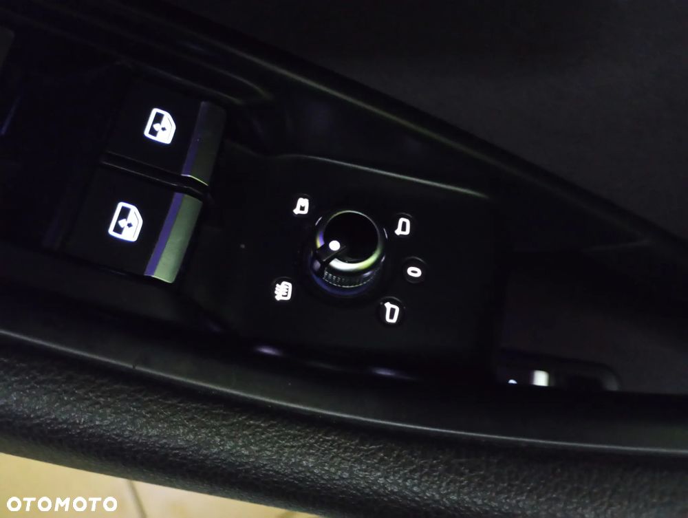 Audi A4 Avant 2.0 TDI DPF clean diesel multitronic S line Sportpaket - 8