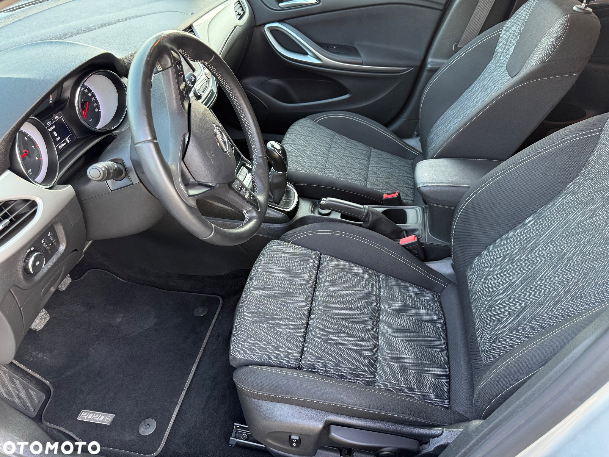 Opel Astra 1.2 Turbo - 9