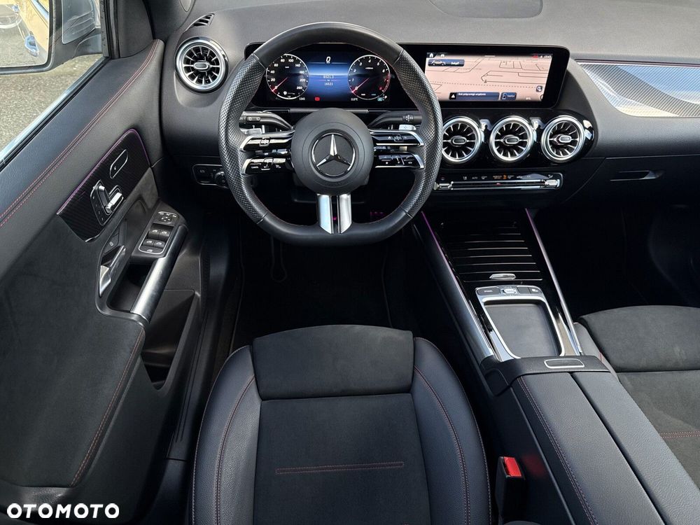 Mercedes-Benz GLA - 14