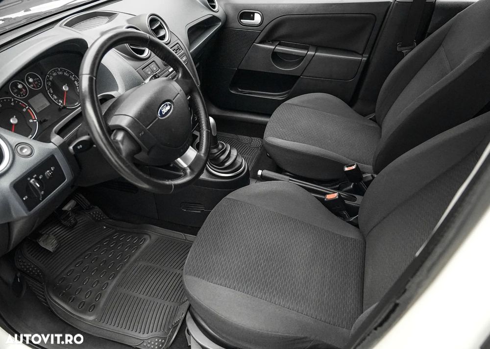 Ford Fiesta 1.4 TDCI Ghia - 12