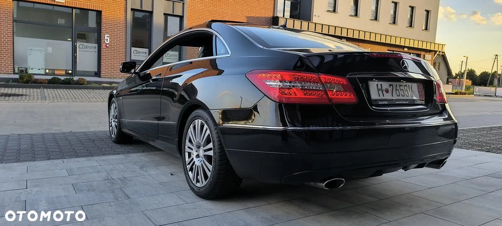 Mercedes-Benz Klasa E 350 CDI DPF BlueEFFICIENCY 7G-TRONIC Elegance - 28