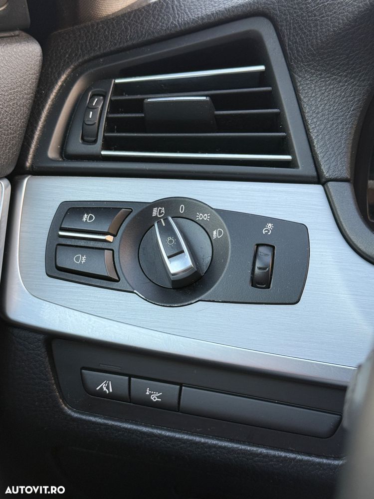 BMW Seria 5 520d xDrive - 13