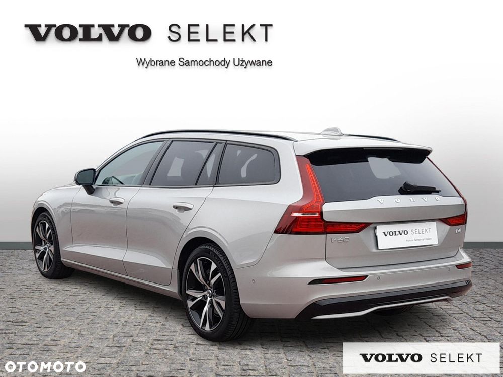 Volvo V60 B4 B Plus Dark - 4