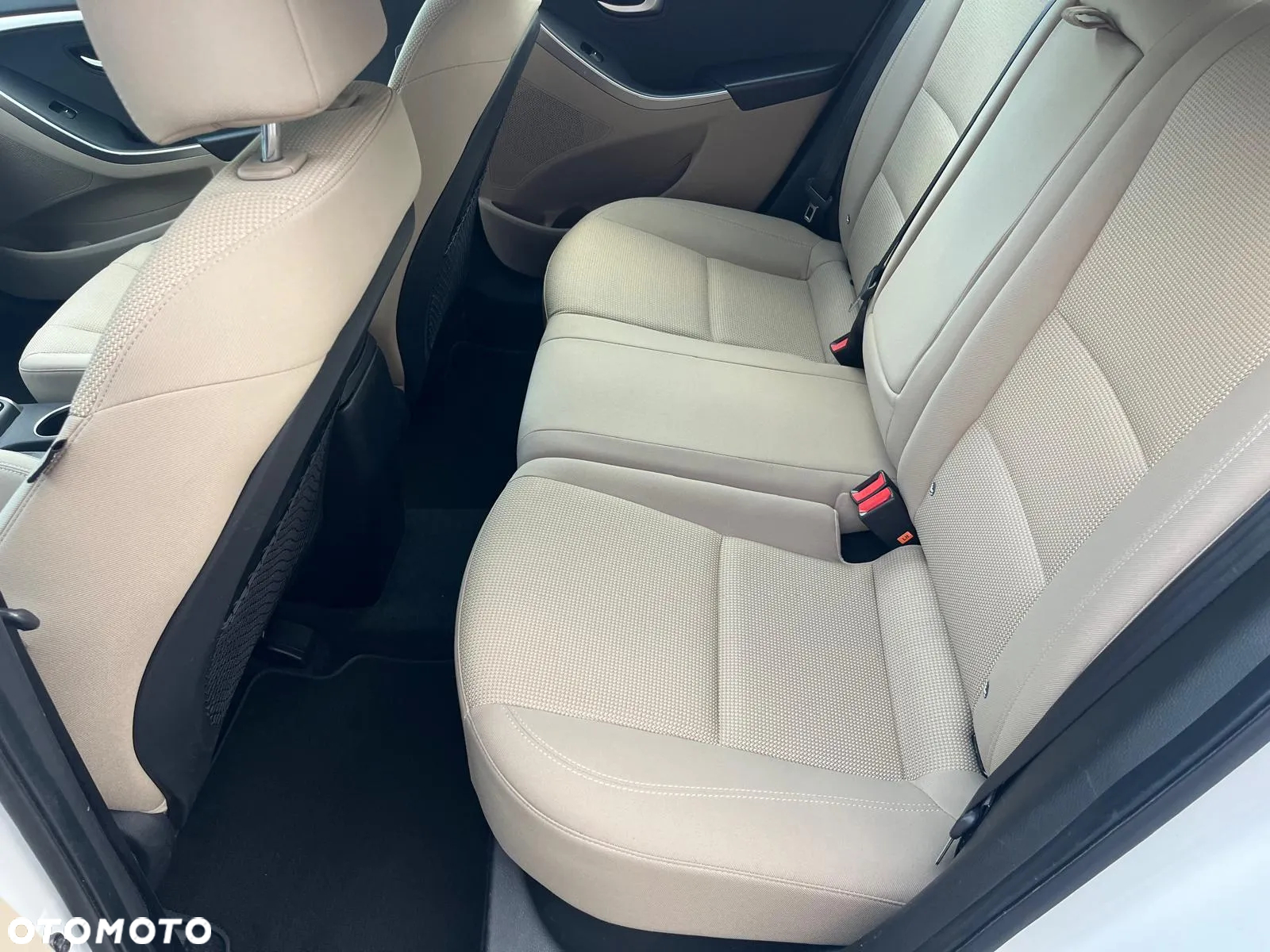 Hyundai i30 1.6 CRDi BlueDrive Comfort DCT - 12
